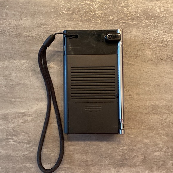 Vintage SONY ICF-P26 Portablele Pocket FM/AM Radio Built-in Speaker - Picture 7 of 7